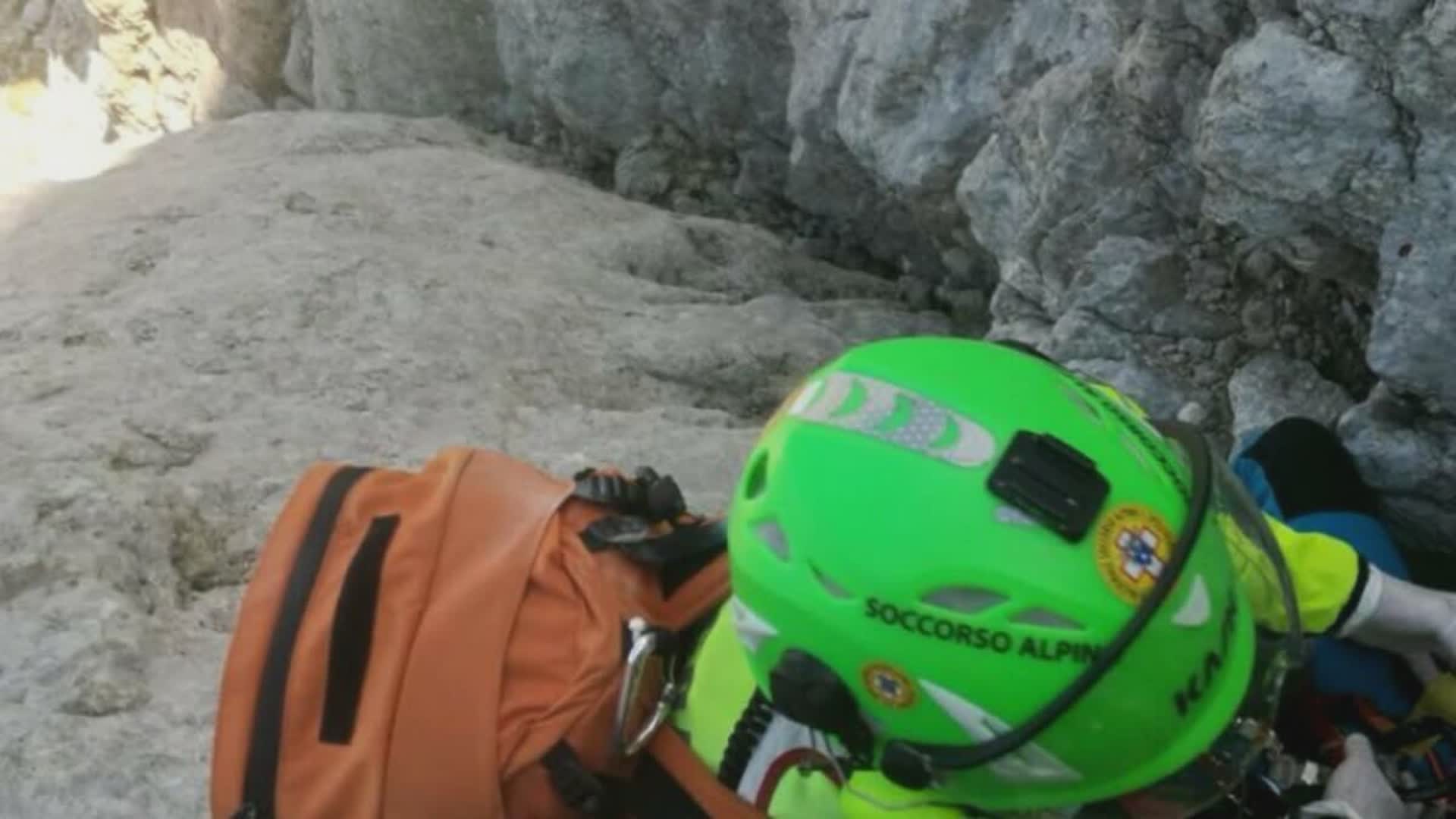 Cade dalla parete, escursionista ternano salvato sul Gran Sasso