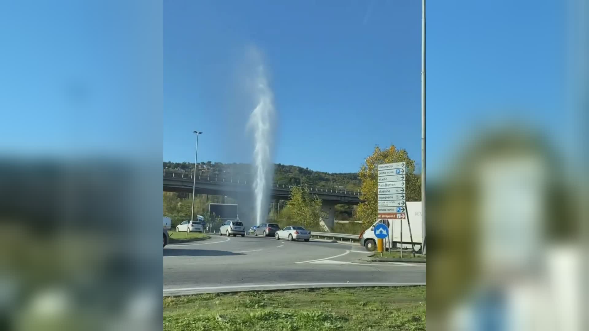 Lavori in corso a Centova: imprevisto genera un improvviso "geyser"