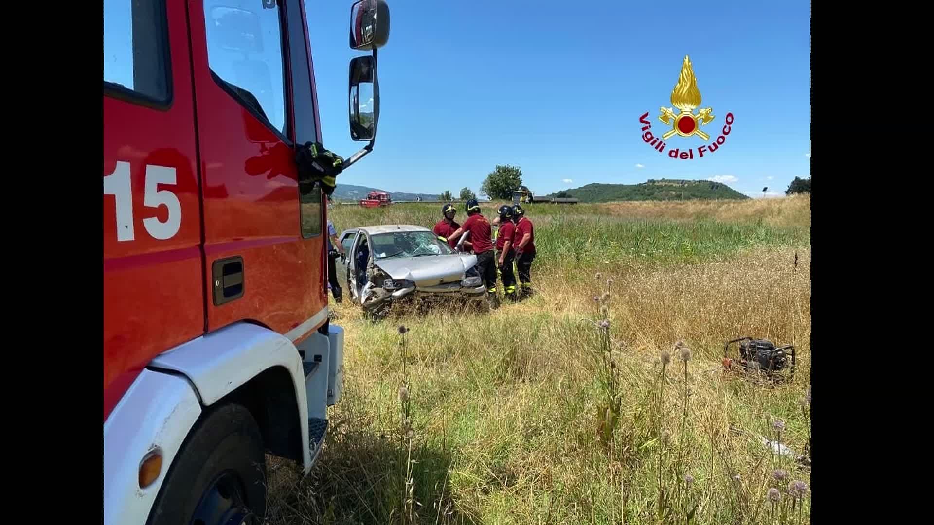 Ponticelli, auto si ribalta: un morto e due feriti