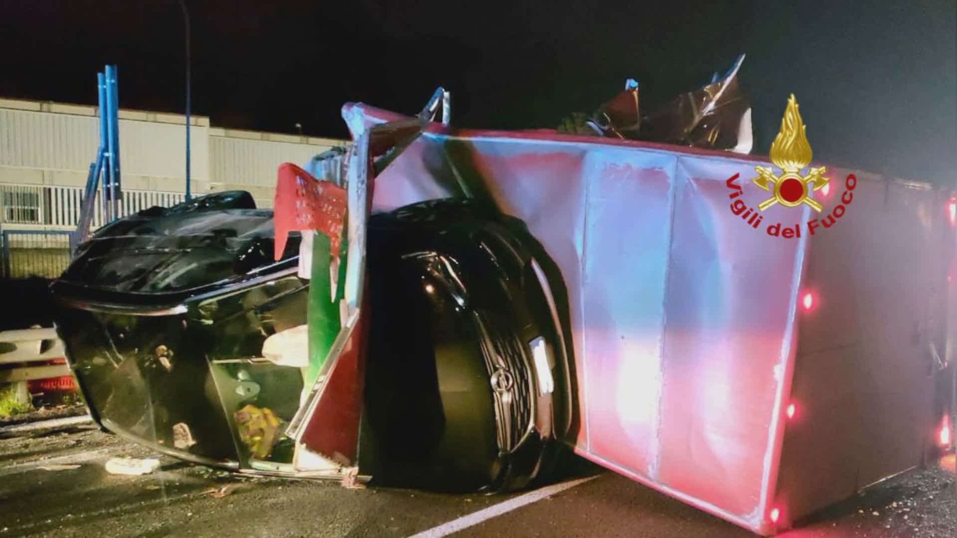 Scontro fra auto e due furgoni: tre feriti a Pontenuovo sulla E45