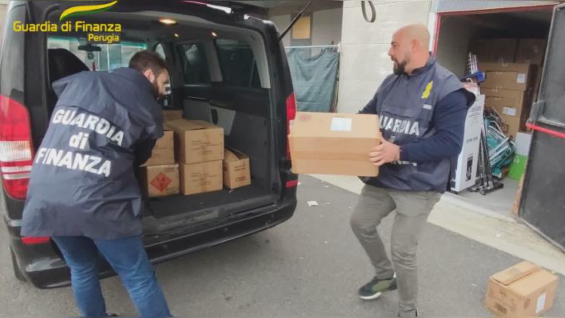 Sequestrati 200 kg di fuochi d’artificio e petardi