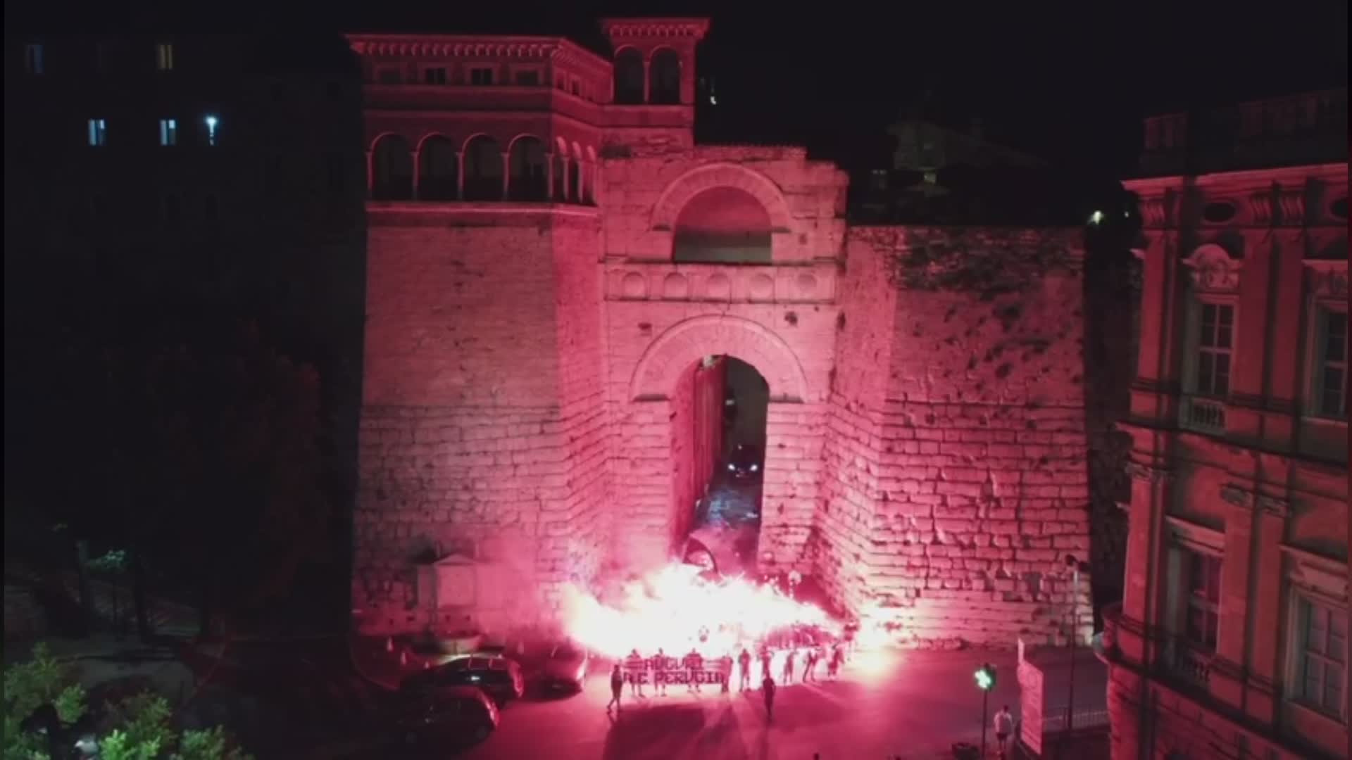 “Torciata” dei tifosi del Grifo con la Brigata