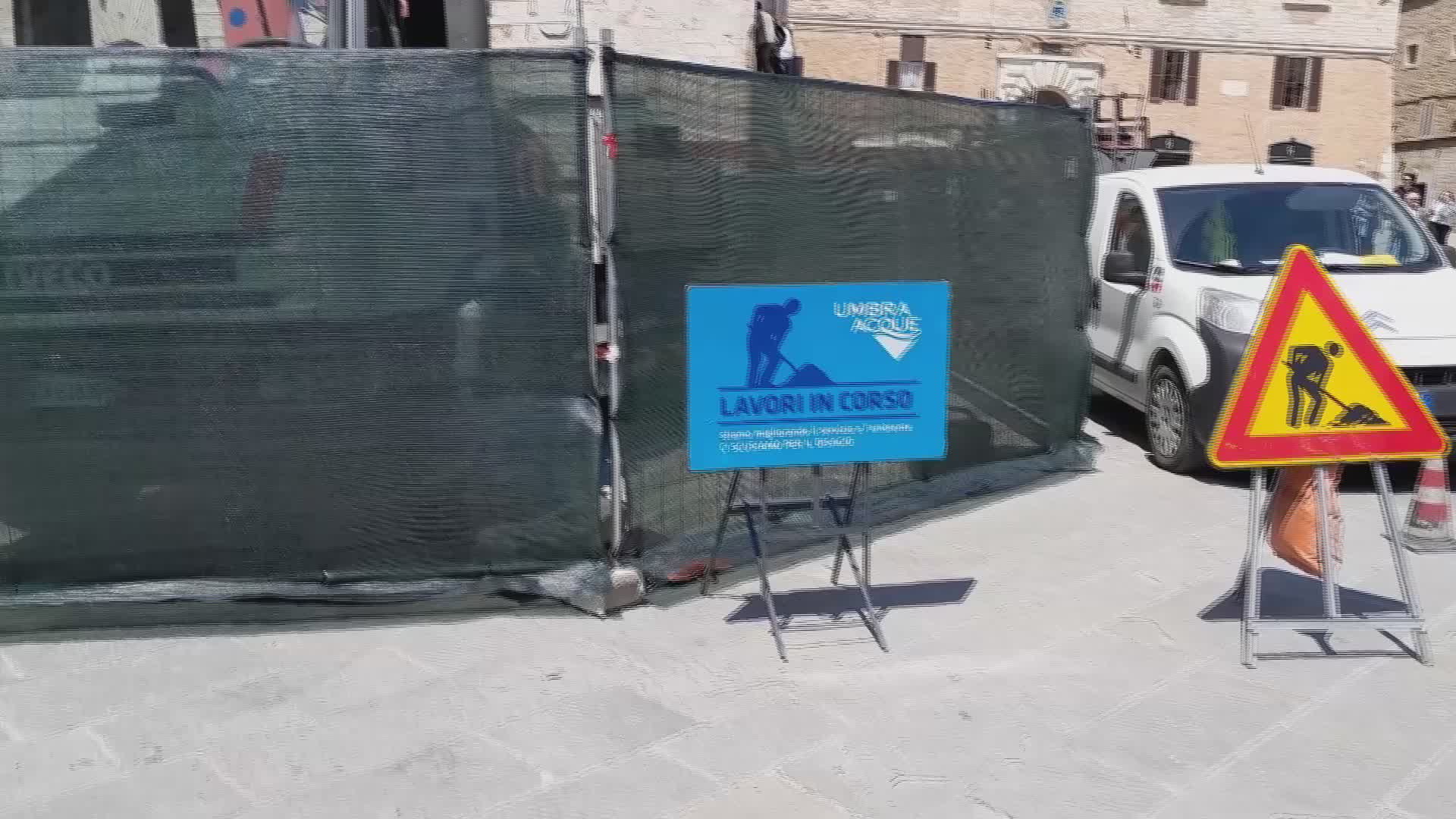 Problemi alle condutture, cantiere in centro e residenti senz’acqua