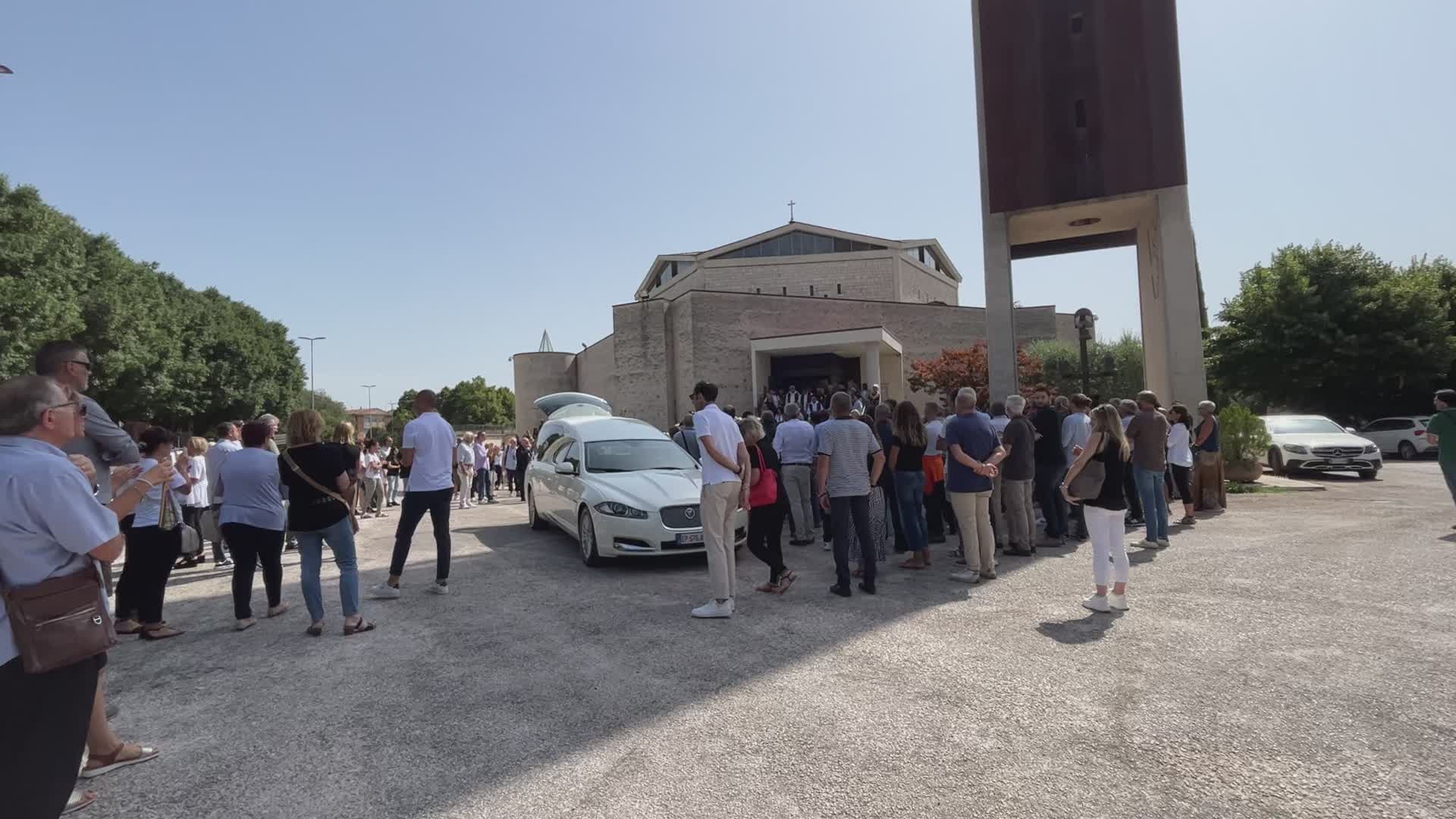 A Ponte S.Giovanni l’addio all’infermiere Diego Bistocchi