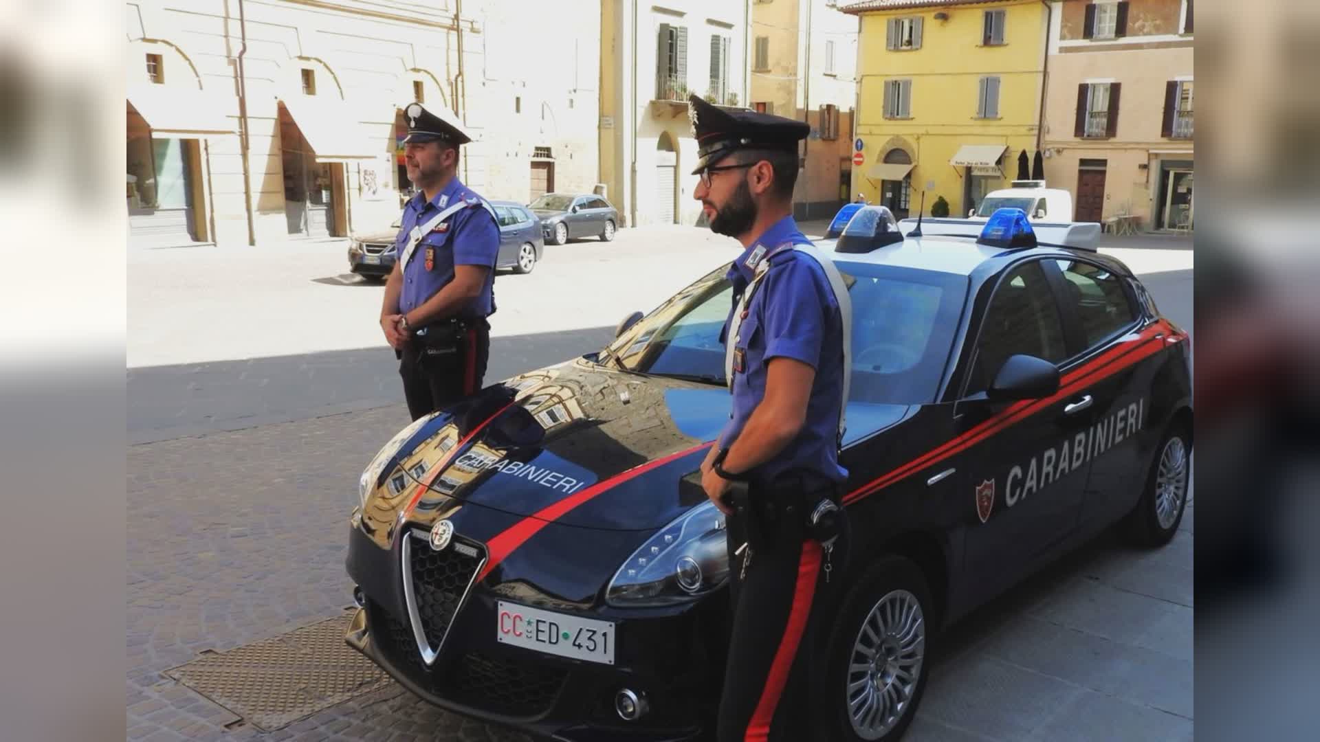 Rubava nella gioielleria dove lavorava: denunciata commessa