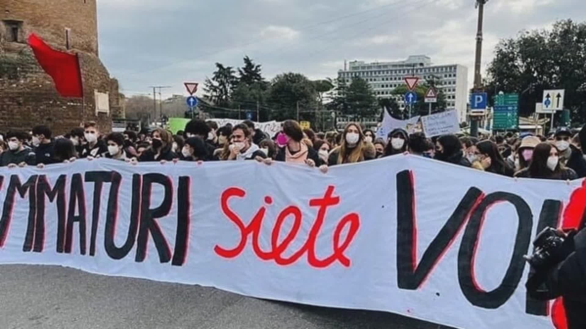 Studenti contro caro-studio: lunedì torna la protesta