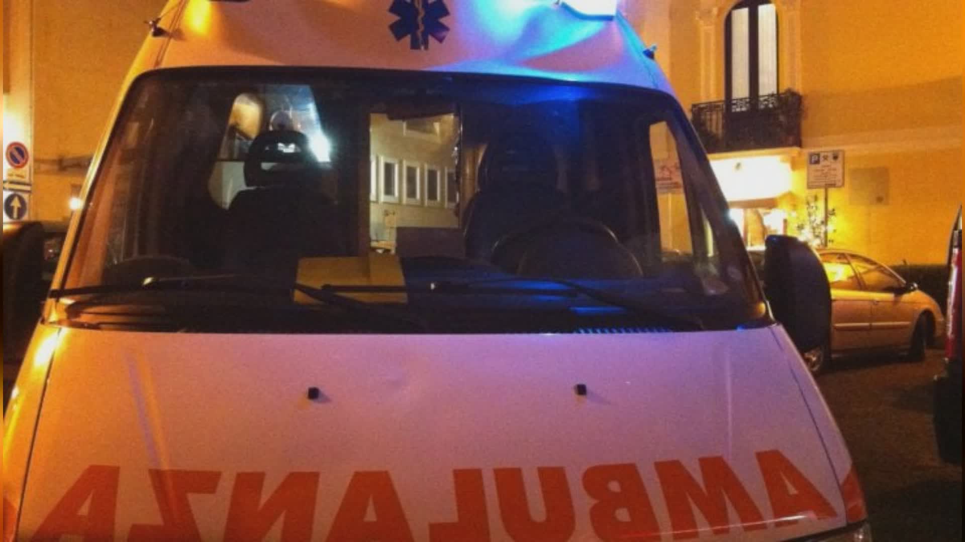 58enne trovato senza vita in casa con siringa usata accanto