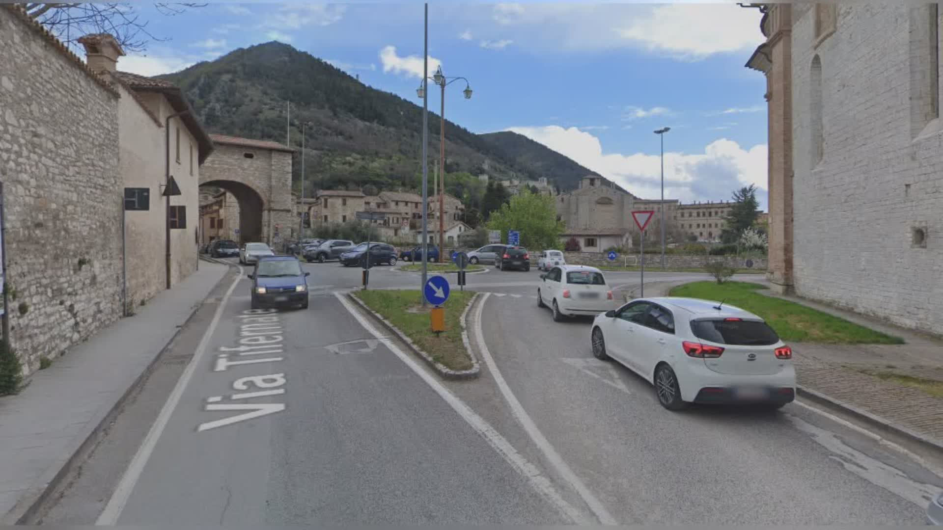 Vigilessa investita da furgoncino: trasportata in ospedale