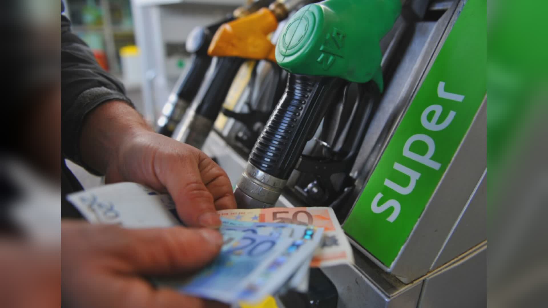 Caro carburante, 78 distributori multati da inizio anno