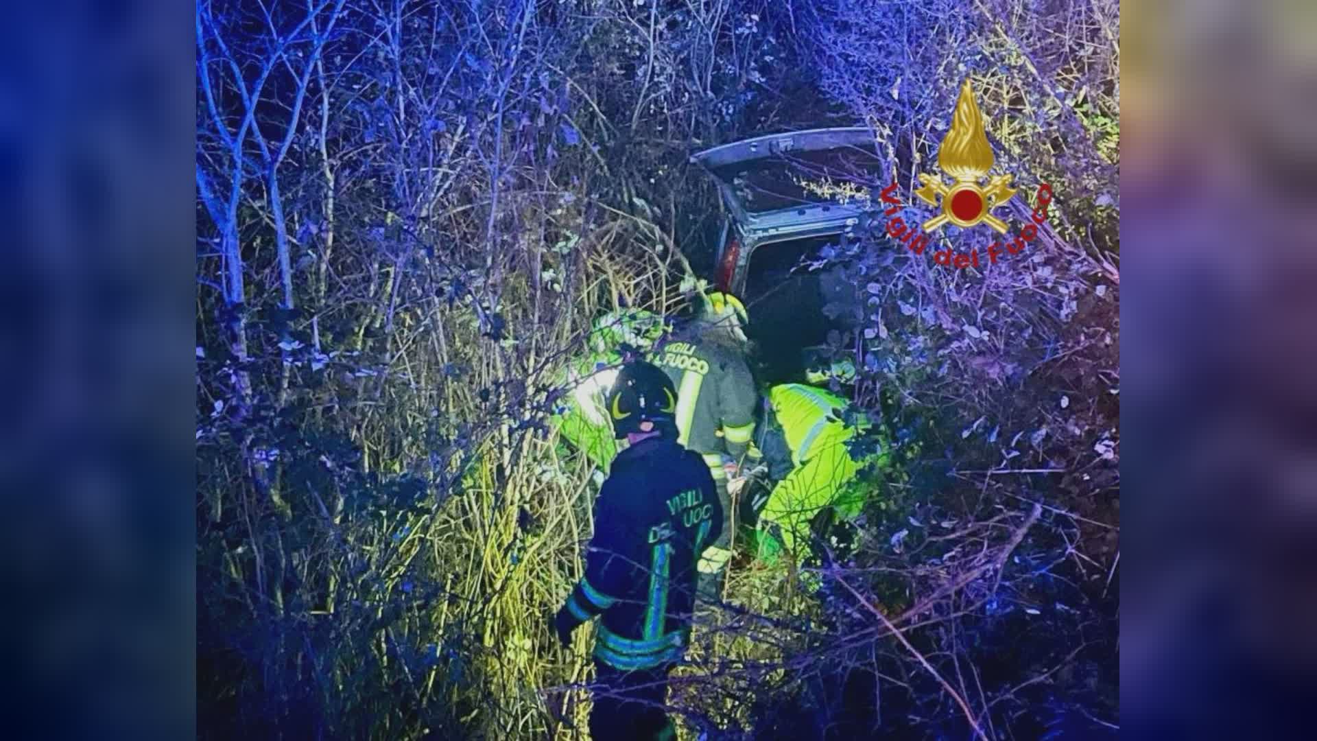 Auto precipita a Vitellino, ferito anziano di 90 anni