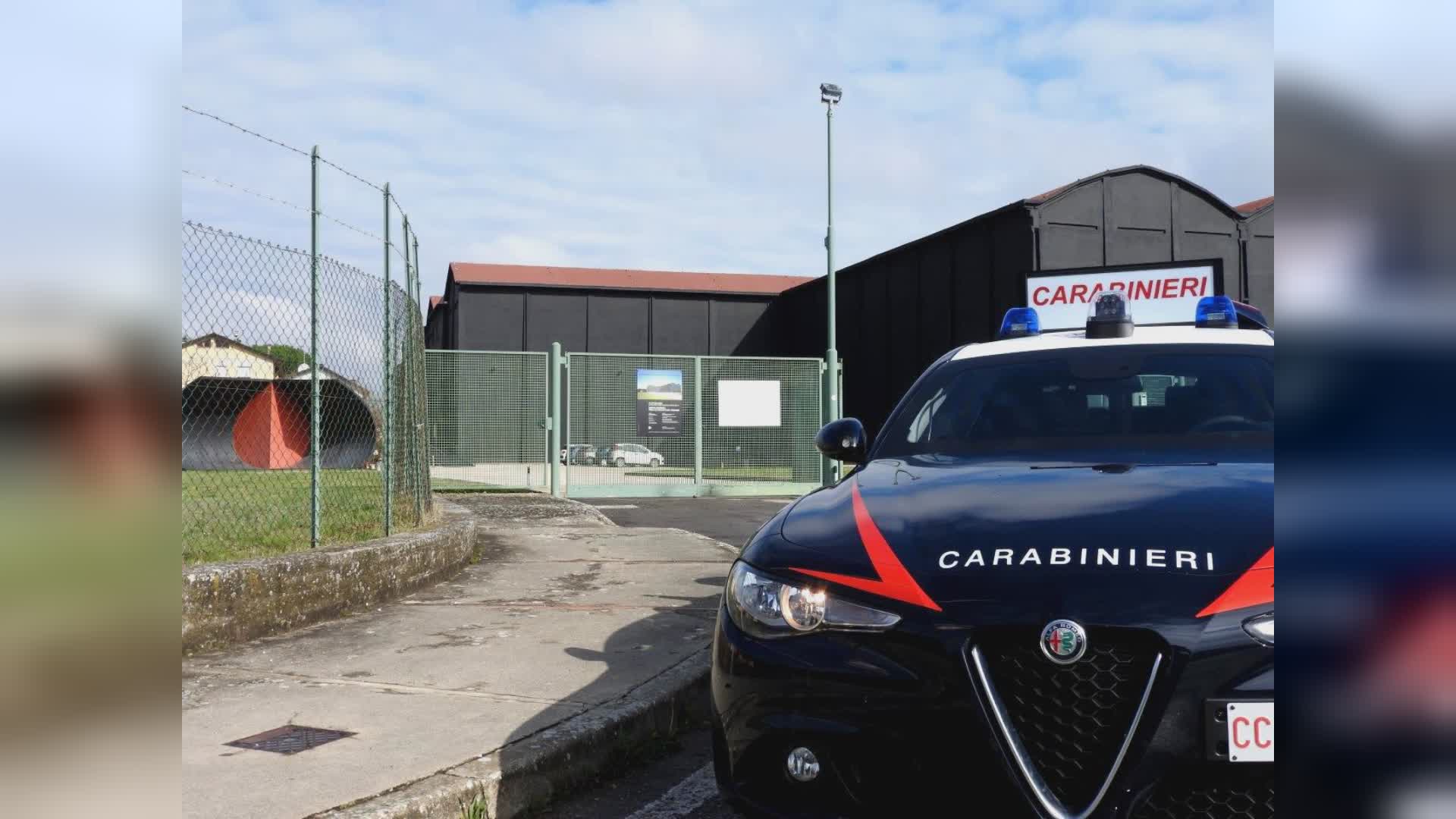 Accoltella il vicino e poi minaccia i carabinieri: arrestato