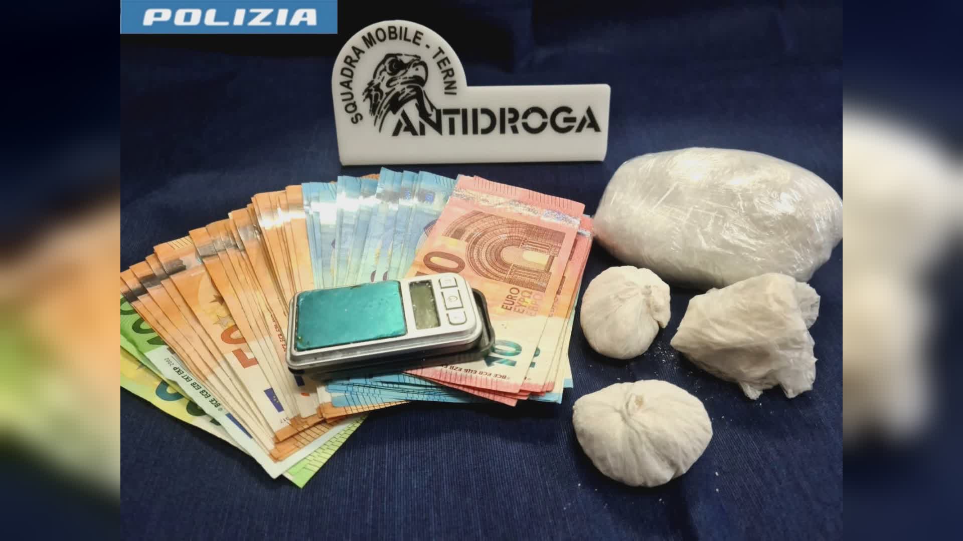 Sequestrati 2 etti cocaina, nascosti in cantina. Arrestato 62enne