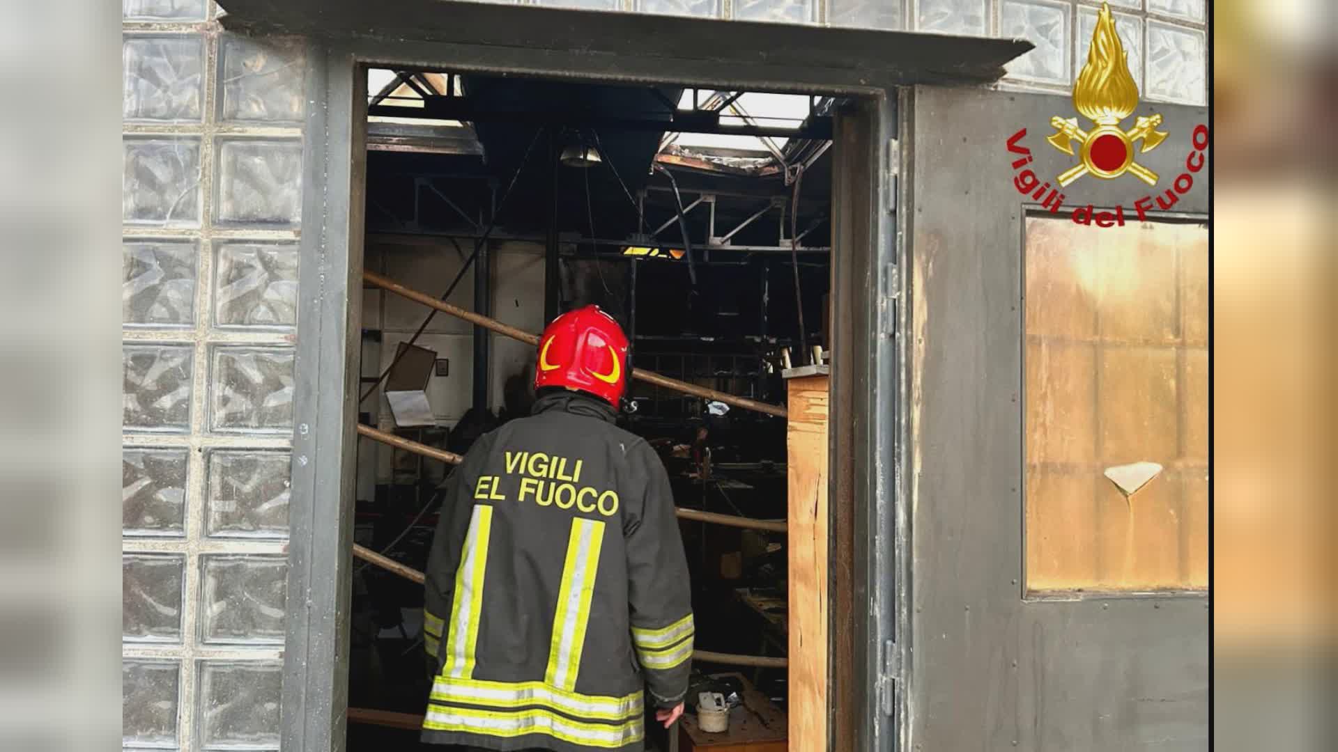 Incendio nella falegnameria della Comunità Incontro