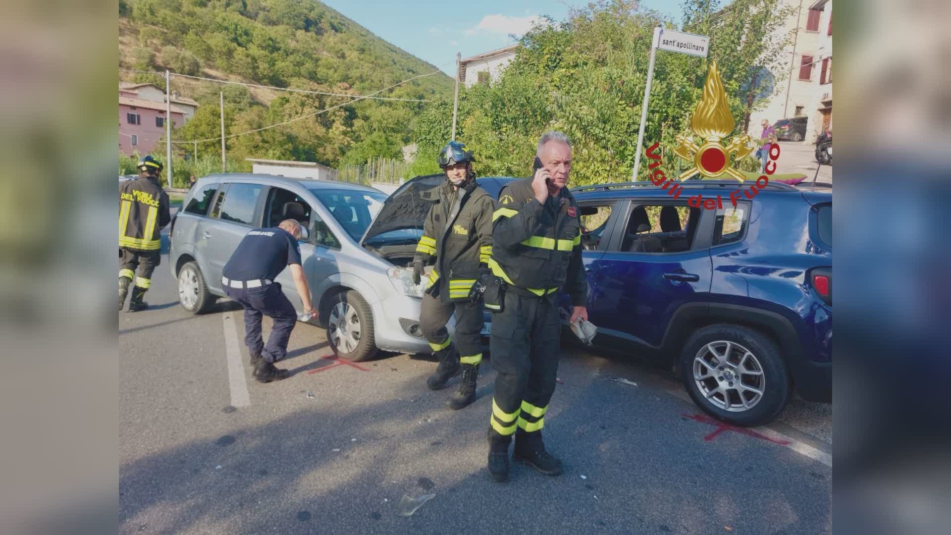 Incidente stradale, tre auto coinvolte: due feriti in codice giallo