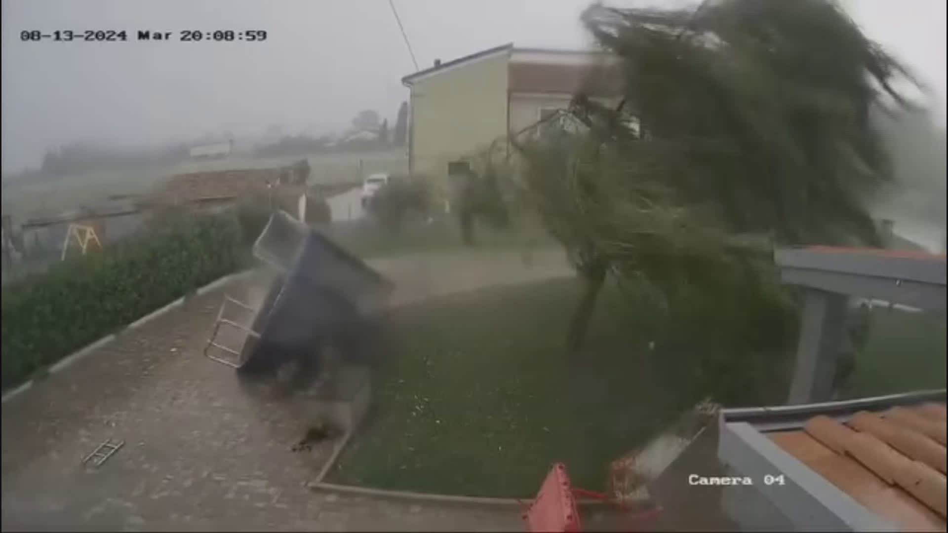 Meteo, verso la fine del caldo africano. Temporali nel week end