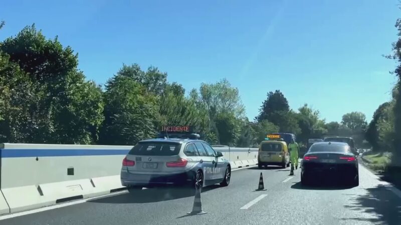 Si scontrano per evitare auto in panne, due feriti a Ferro di Cavallo