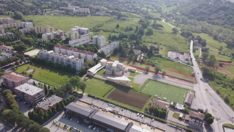 Infastidita dai fischi sul campo da calcio, presenta esposto al Comune