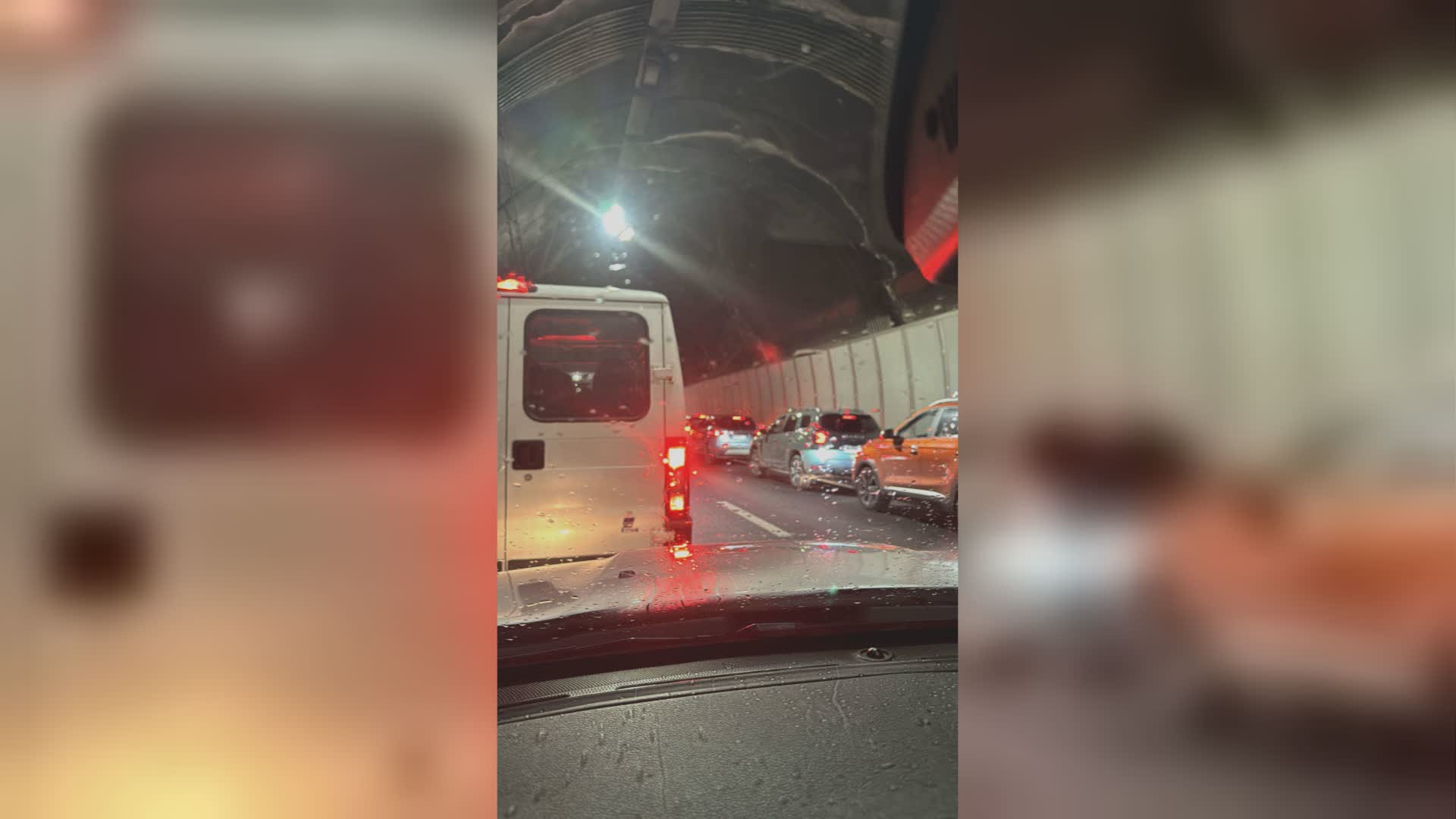 Cadono calcinacci da galleria, traffico in tilt lungo Perugia-Bettolle