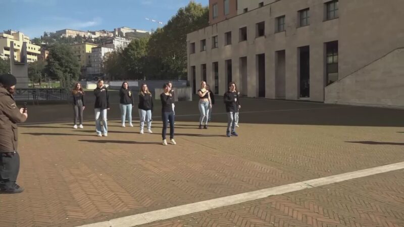 Ecipa, giovani talenti animano Piazza del Bacio con un flash mob