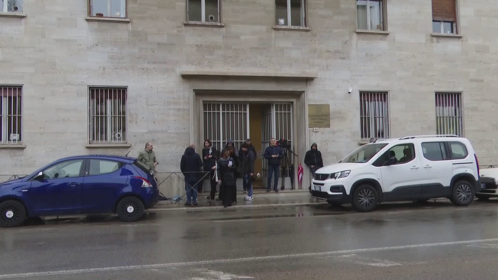 Rapine, furti, violente liti e minacce con un manganello: arrestato