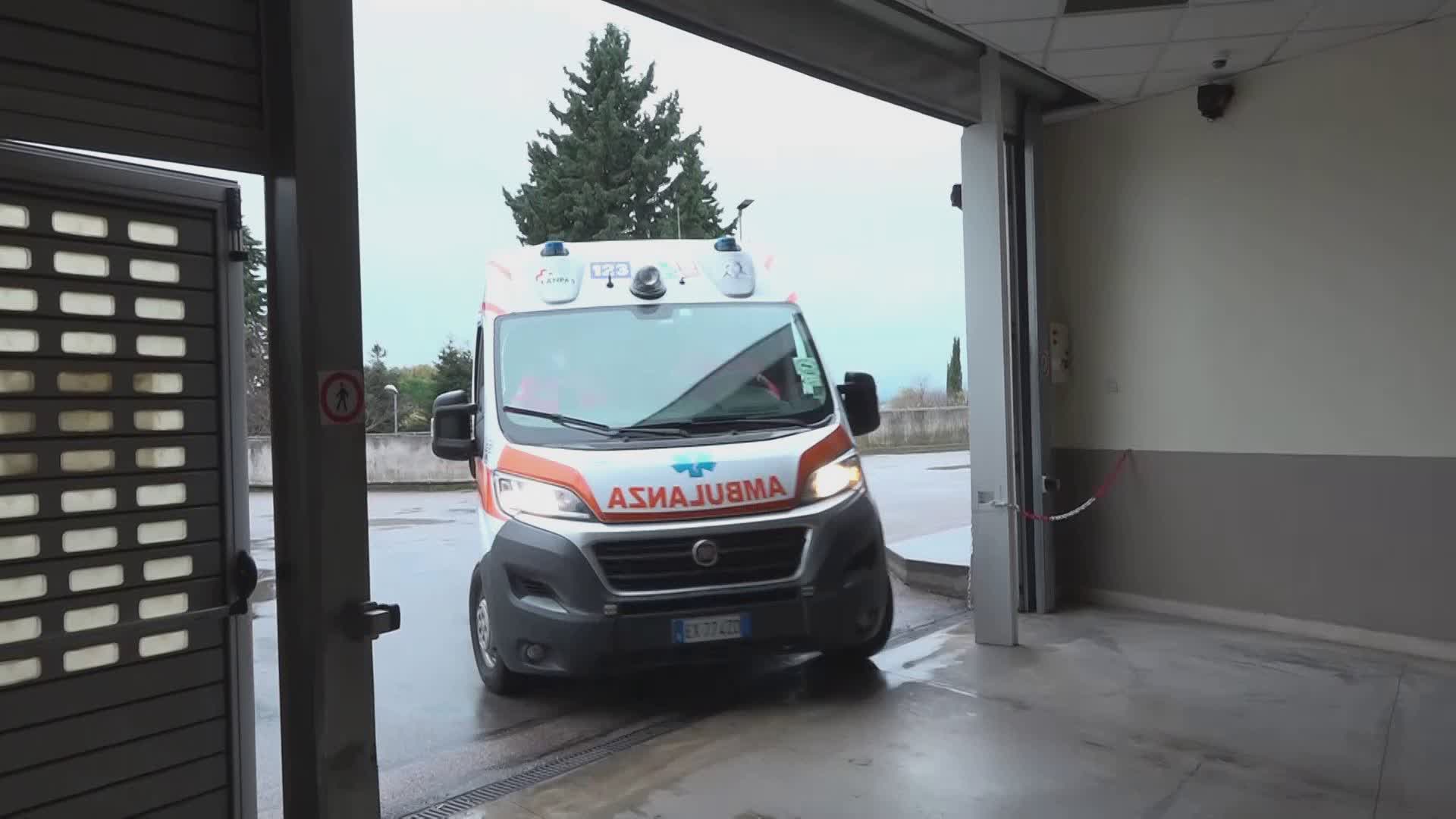 Sanitari aggrediti nella notte, l’azienda: “Inaccettabile”