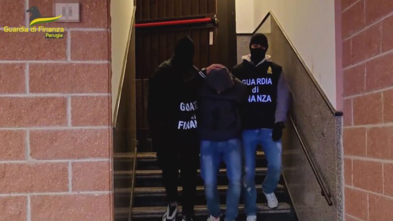 Guardia Finanza, maxi sequestro di 16 kg cocaina. Un arresto