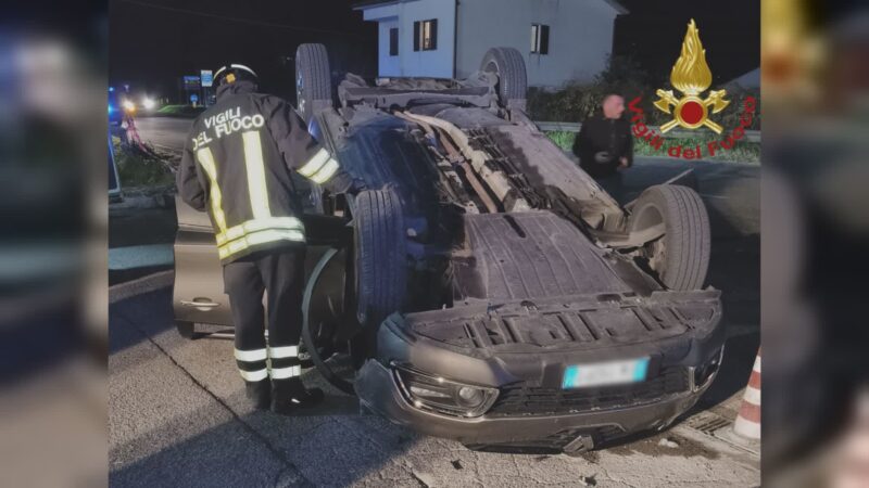 Incidente sulla Marattana: auto capottata donna in ospedale