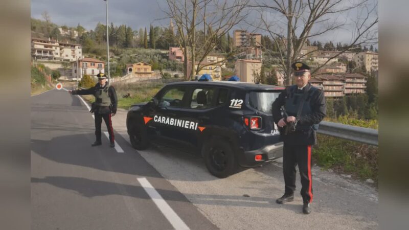 Litiga con la moglie e prende a pugni i carabinieri: arrestato