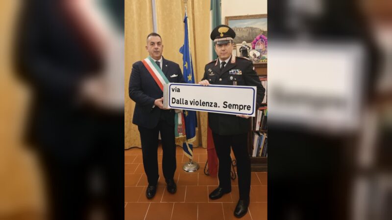 Carabinieri restituiscono targa “Via Dalla Violenza”