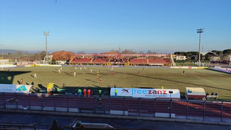 Perugia beffatto dagli errori, il Pontedera vince 2-1