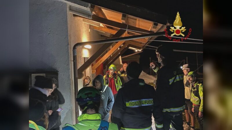 Ritrovati i 7 boy scout bloccati a Trevi. Sul Cucco salvato 23enne