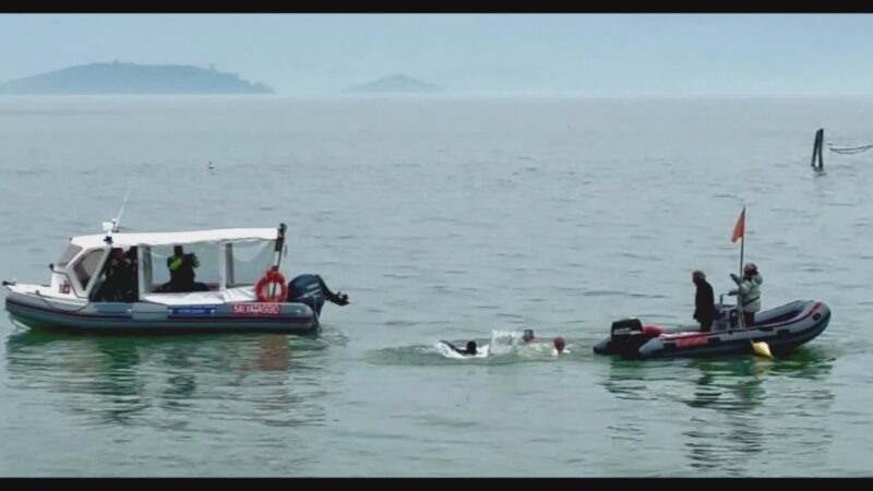 Tuffo di Capodanno al lago, tra tradizione e augurio di buon anno