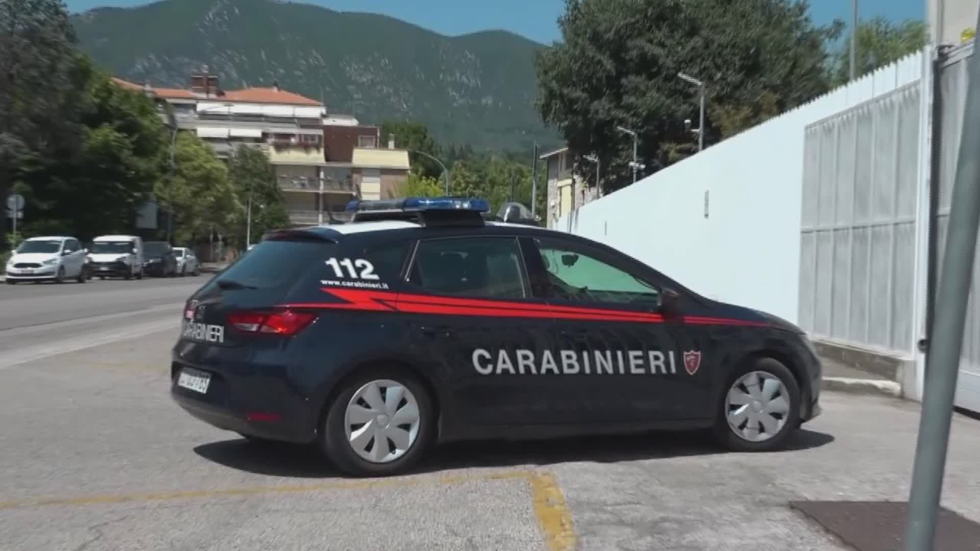 Aggredisce la moglie nella notte: arrestato 52enne