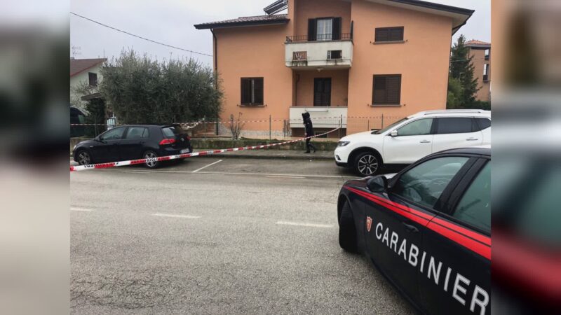 Trovati morti in casa marito e moglie a Gaifana: omicidio-suicidio?