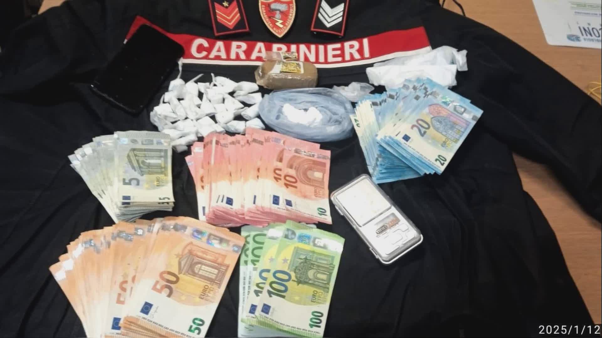 Spaccio, carabinieri arrestano giovane di 26 anni