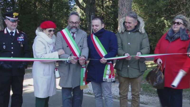 Taglio nastro nuovo parcheggio al Parco Colle della Trinità