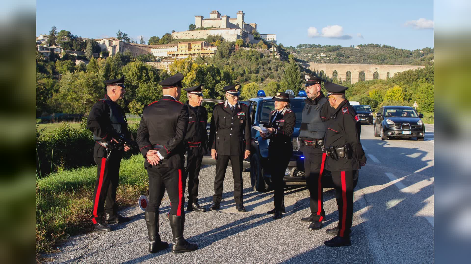 Baby gang aggredisce due giovani fuori da un locale