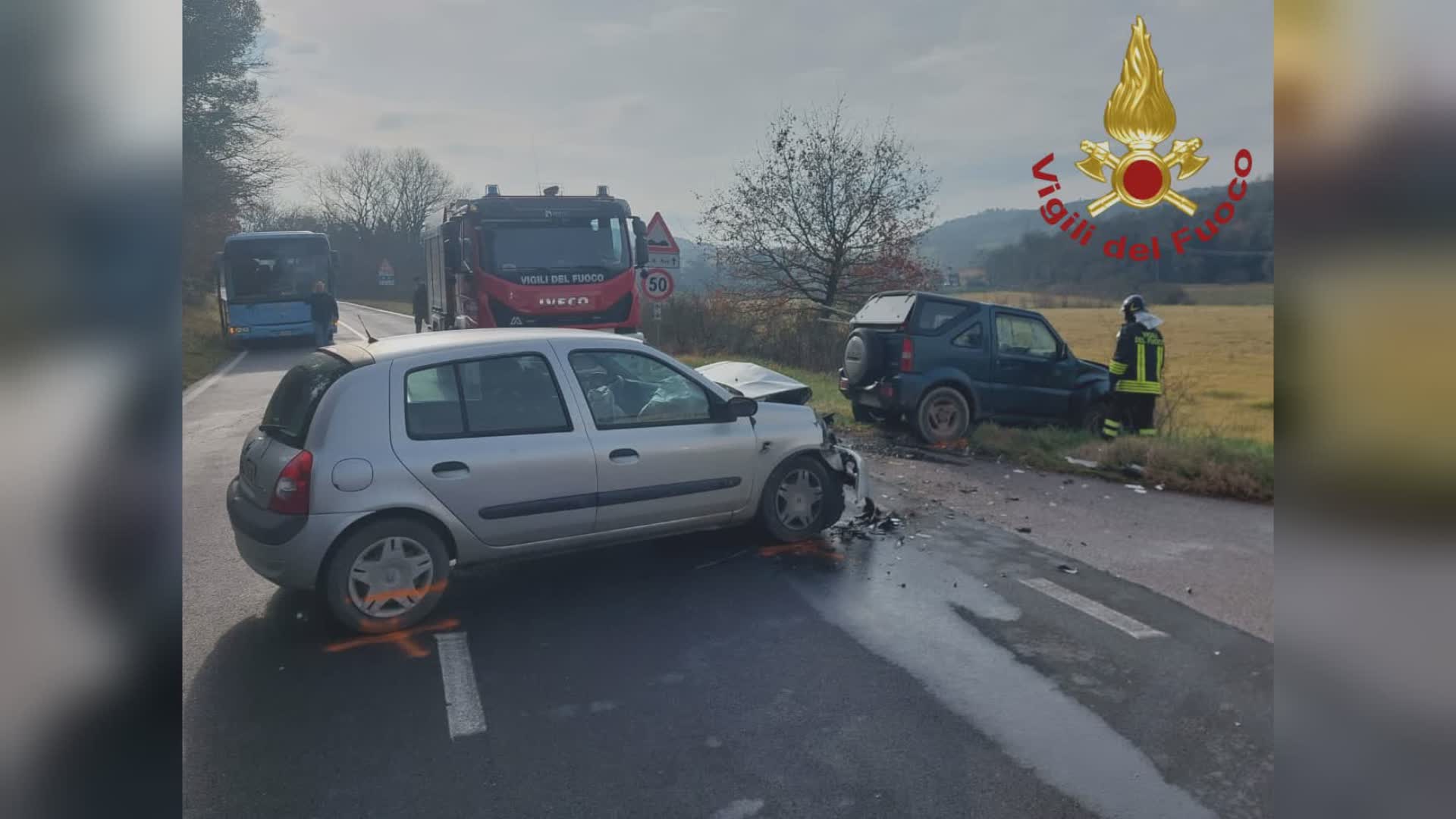 Scontro fra due auto sulla sp9, donna in ospedale