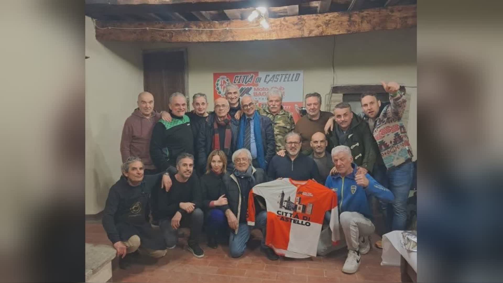 Festa per il motoclub da “guinness dei primati”