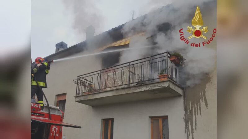 Incendio in un appartamento, per fortuna nessun ferito