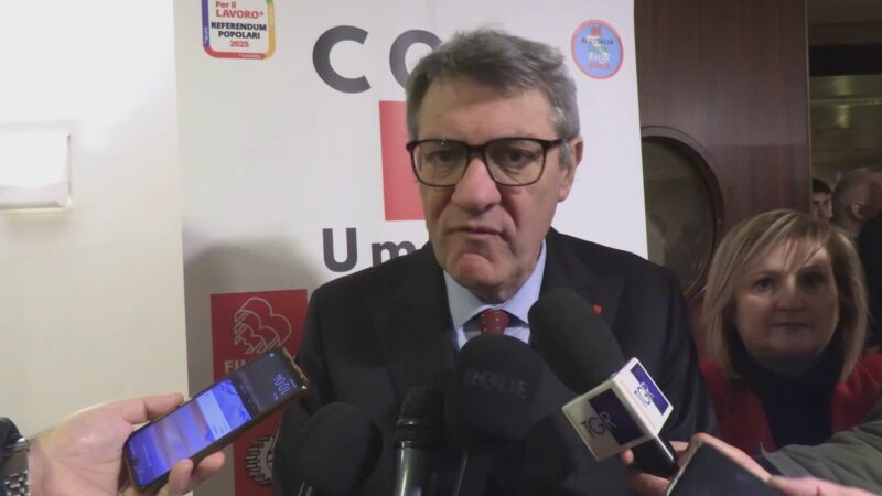 Maurizio Landini a Perugia per campagna referendaria 2025