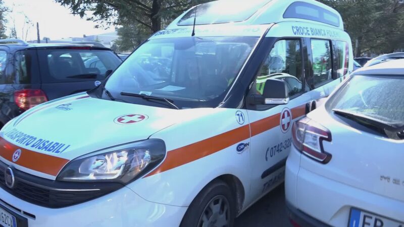 Bus bloccati e utenti infuriati: parcheggio selvaggio in ospedale