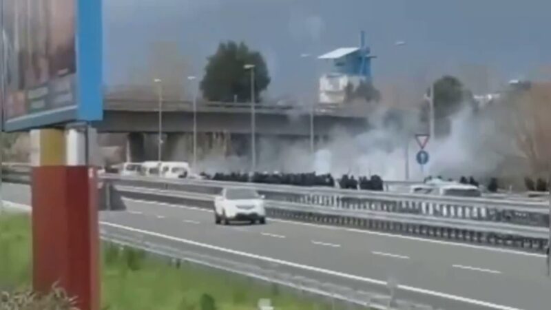 Scontri in autostrada: daspo a 14 ultras, di cui 8 perugini